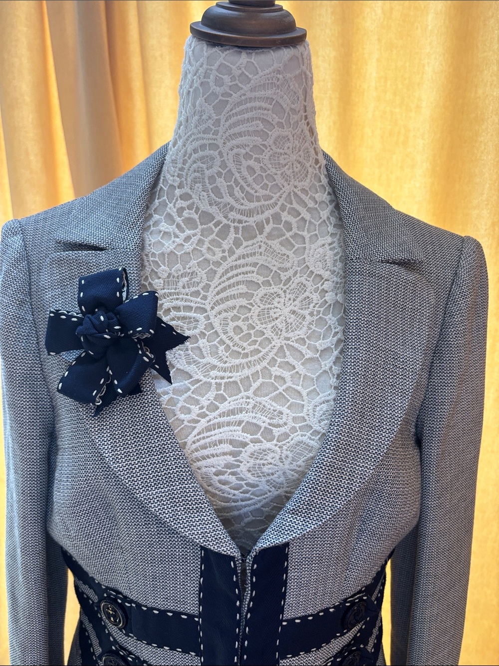 Classic Nanette Lepore Two-Piece Navy Tweed Womens Suit Jacket & Skirt - Picture 2 of 6